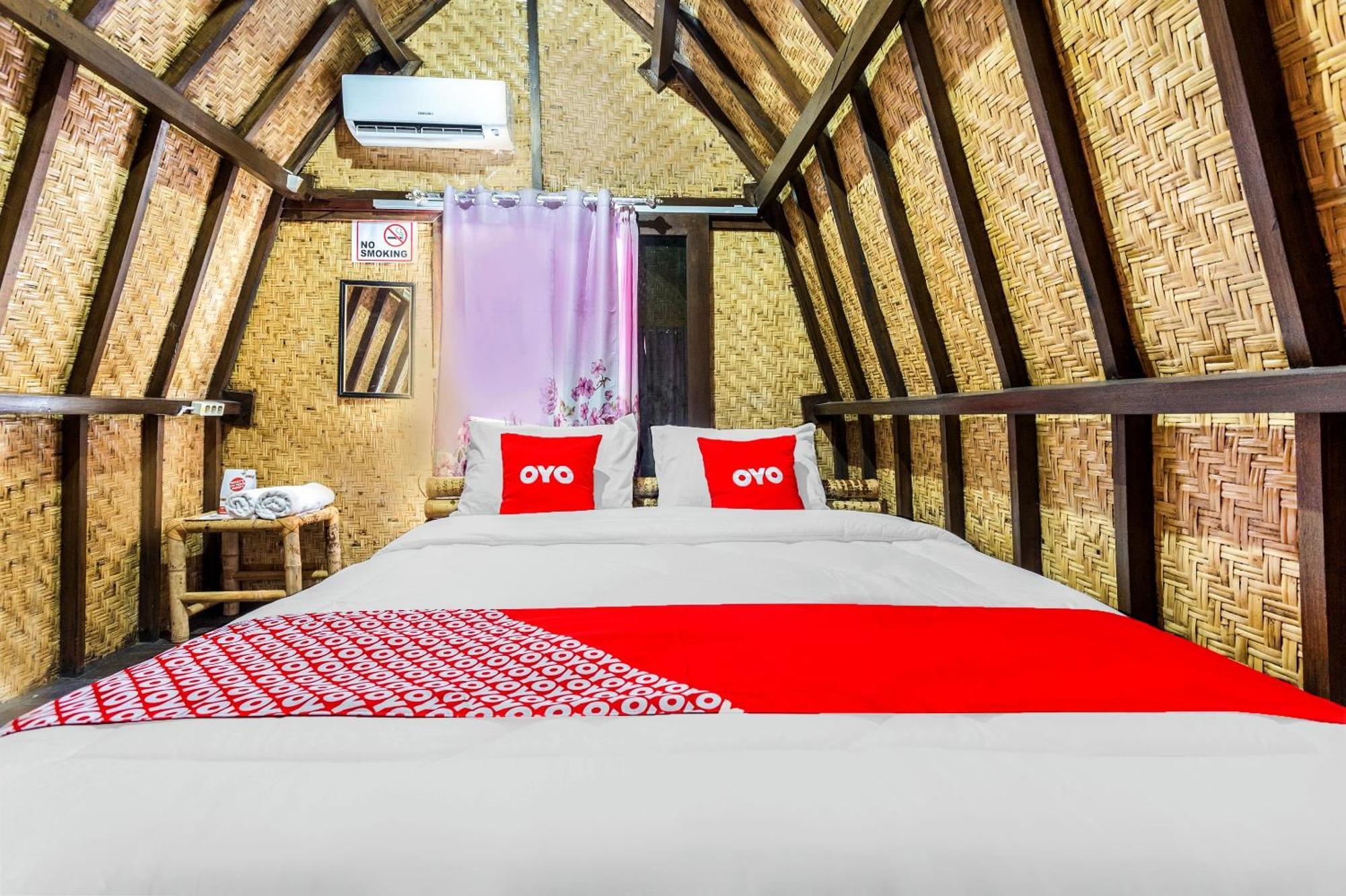 Oyo 1837 Telone Bungalow Palebah Екстериор снимка