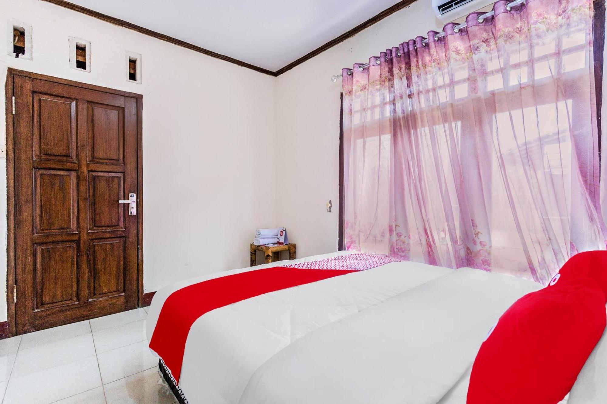 Oyo 1837 Telone Bungalow Palebah Екстериор снимка