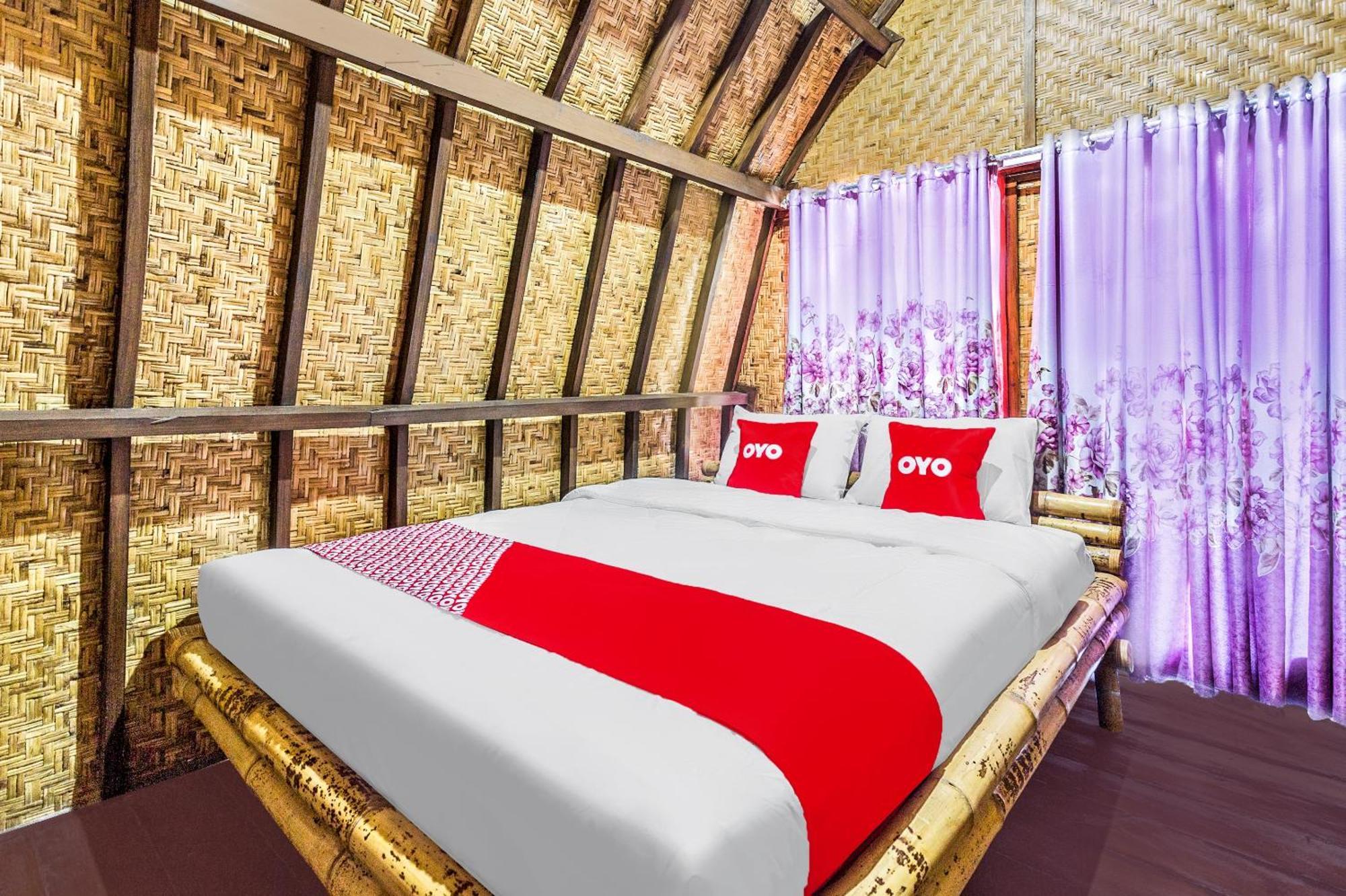 Oyo 1837 Telone Bungalow Palebah Екстериор снимка