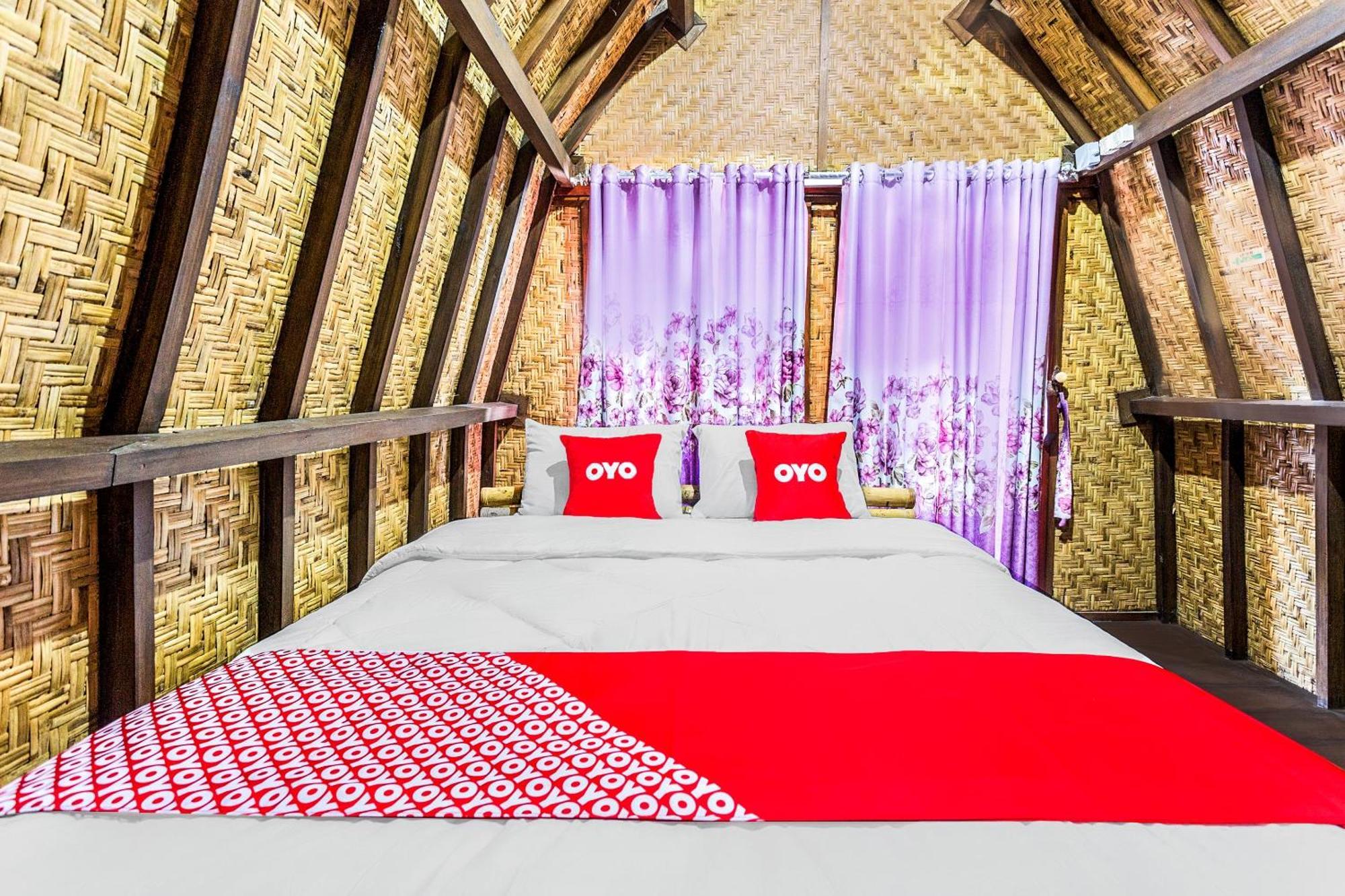 Oyo 1837 Telone Bungalow Palebah Екстериор снимка