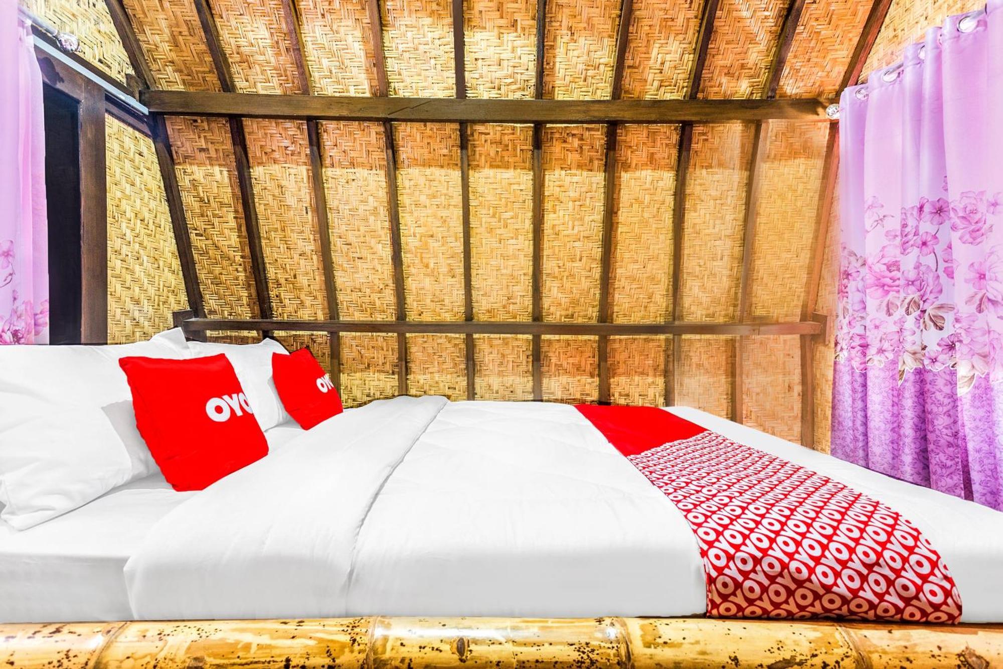 Oyo 1837 Telone Bungalow Palebah Екстериор снимка